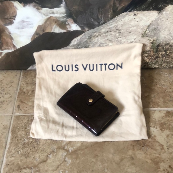 Louis Vuitton Burgundy Vernis Kisslock - Picture 1 of 12